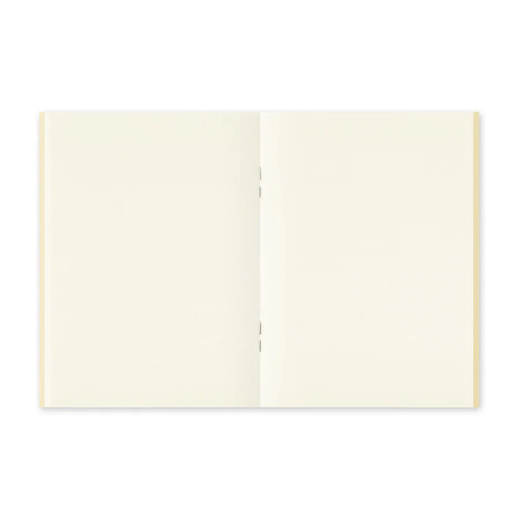 TRAVELER'S Notebook - 013 MD Paper Cream Passport Size