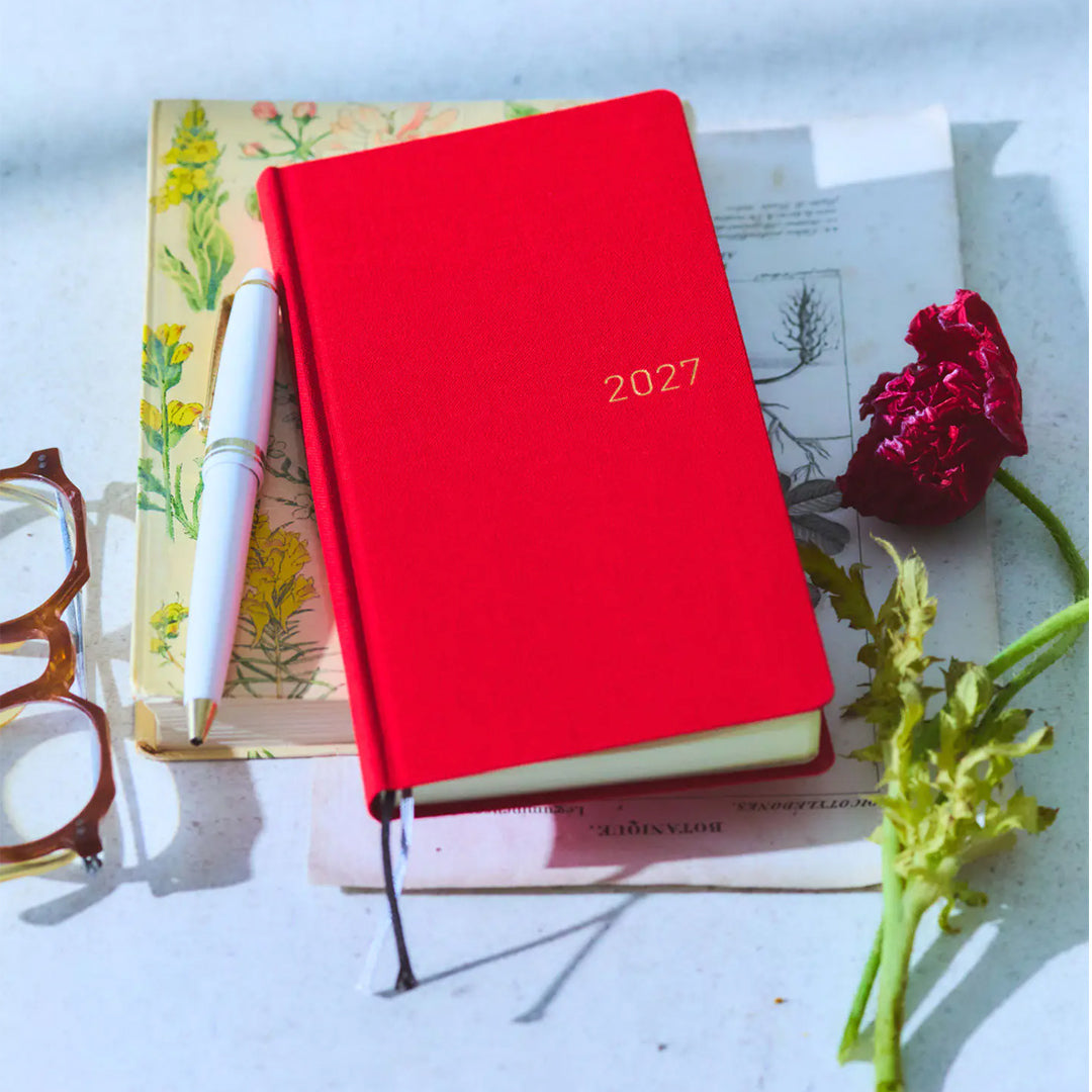 Hobonichi Techo 2027 Weeks Colors: Poppy Red